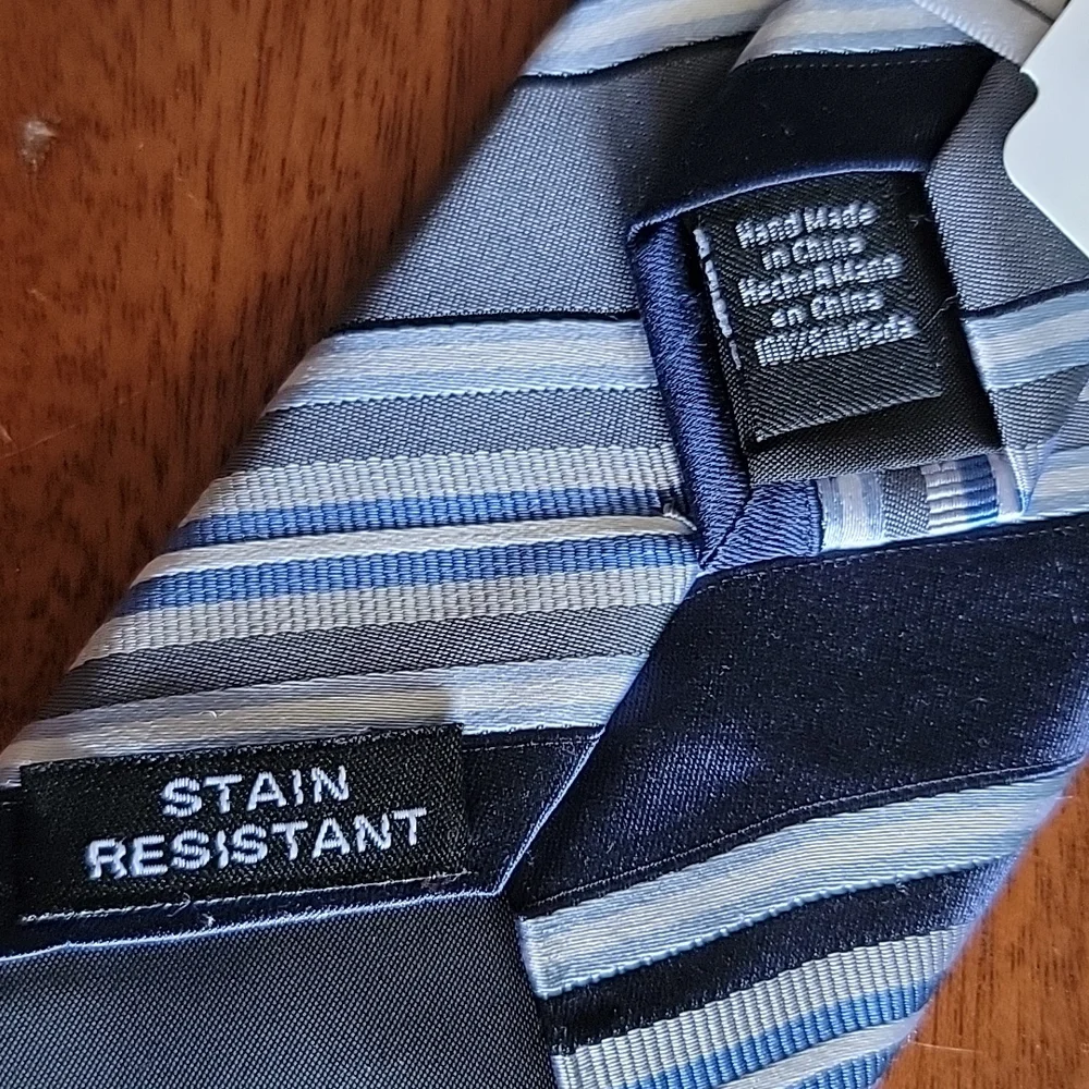 VAN Heusen Boys clip on 👔 Neck Tie BLUE & GRAY stain resistant